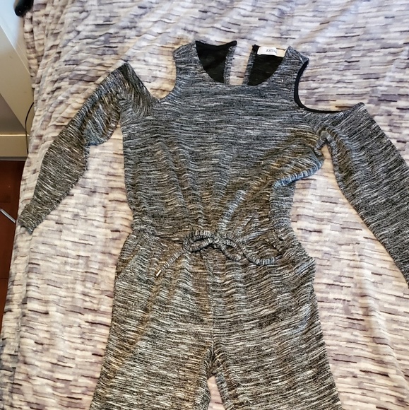 Cold Shoulder Jumpsuit - Picture 2 of 3